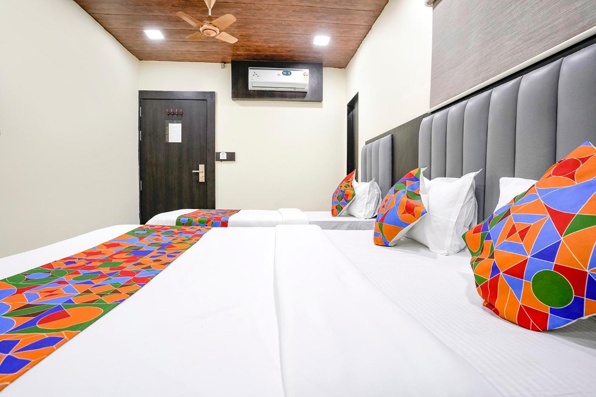 Fabexpress Gulshan Grand - Nr Gateway Of India Mumbai Exterior photo