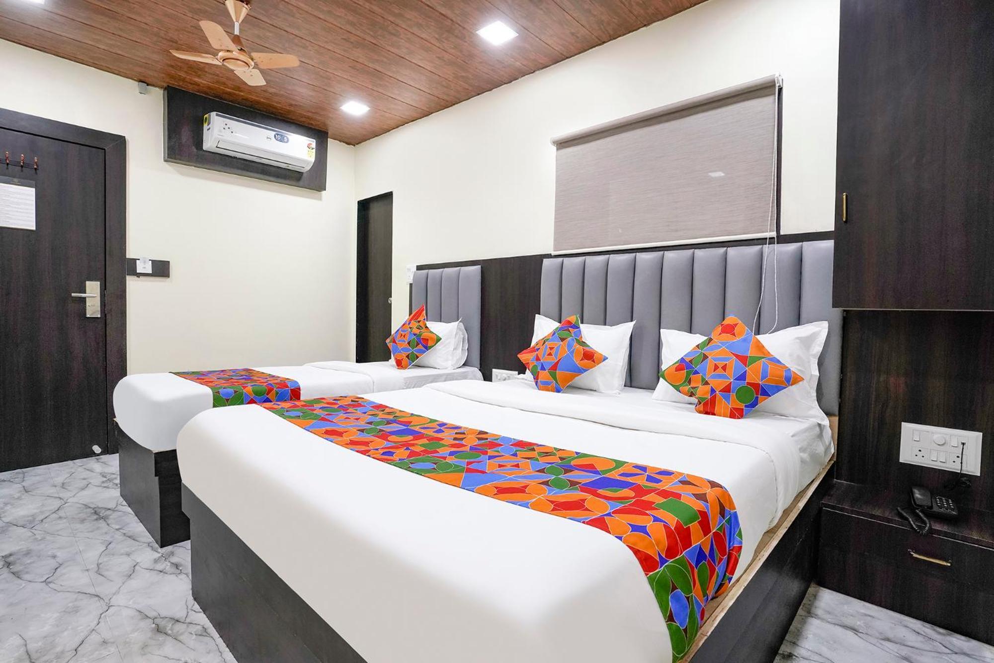 Fabexpress Gulshan Grand - Nr Gateway Of India Mumbai Exterior photo