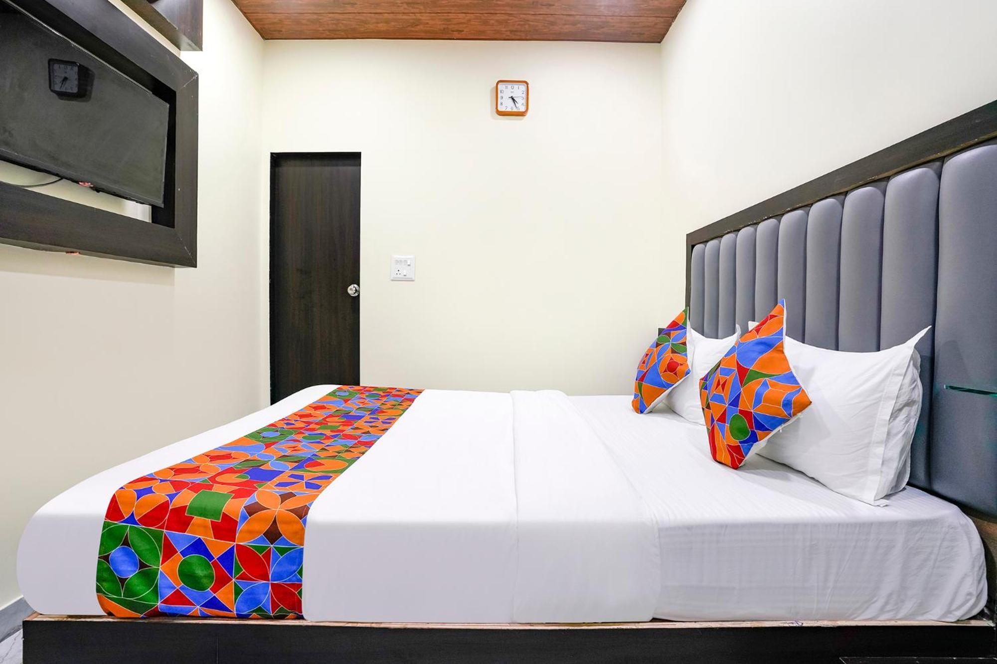 Fabexpress Gulshan Grand - Nr Gateway Of India Mumbai Exterior photo