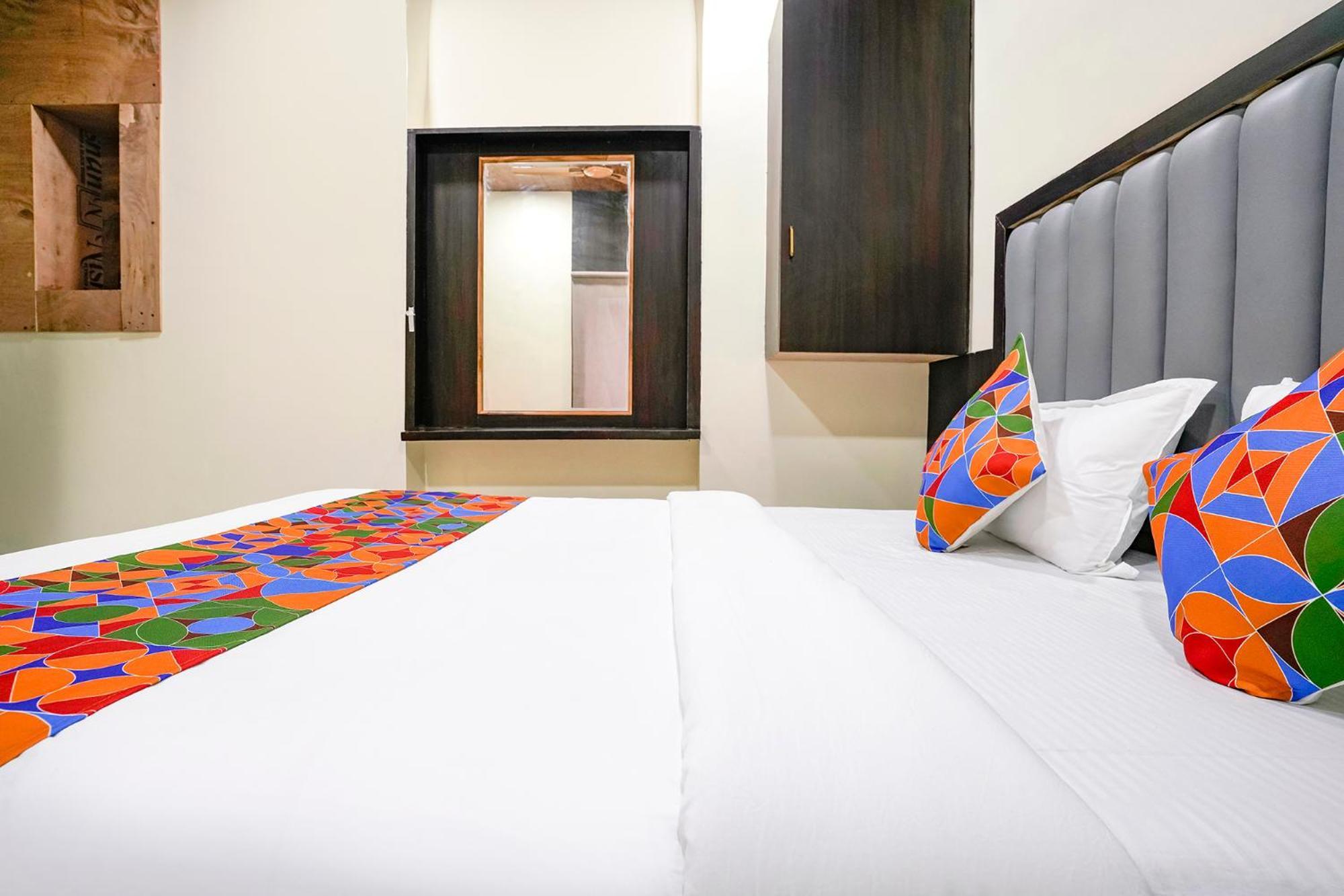 Fabexpress Gulshan Grand - Nr Gateway Of India Mumbai Exterior photo