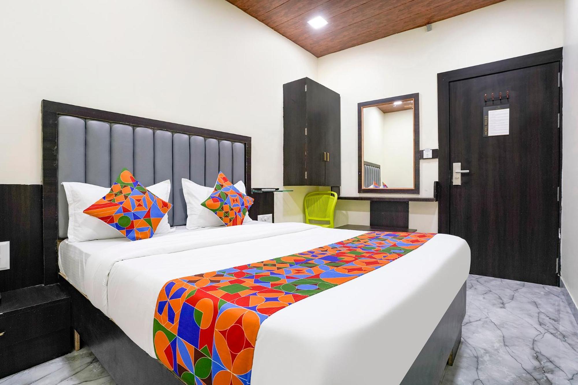Fabexpress Gulshan Grand - Nr Gateway Of India Mumbai Exterior photo